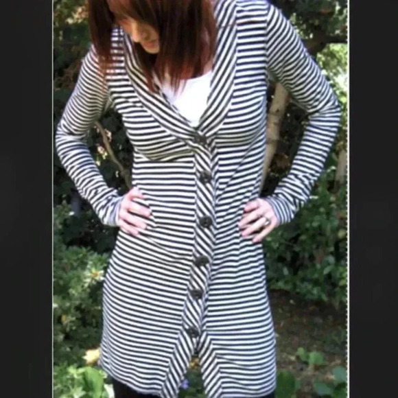 Raw Earth Wild Sky Black And White Striped Cardigan - Picture 3 of 5